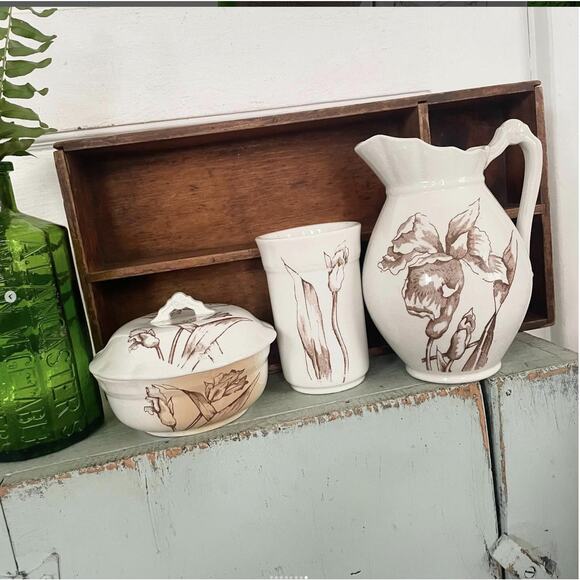 Vintage Brown Transferware PITCHER Ironstone Pottery Daffodil Flower Vanity - Picture 8 of 8